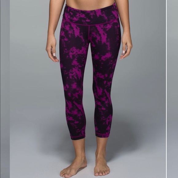 Lululemon Medium-Rise Wunder Under Crop II - D07 - Picture 2 of 8